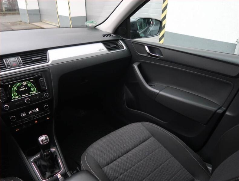 Škoda Rapid - hlavní fotka