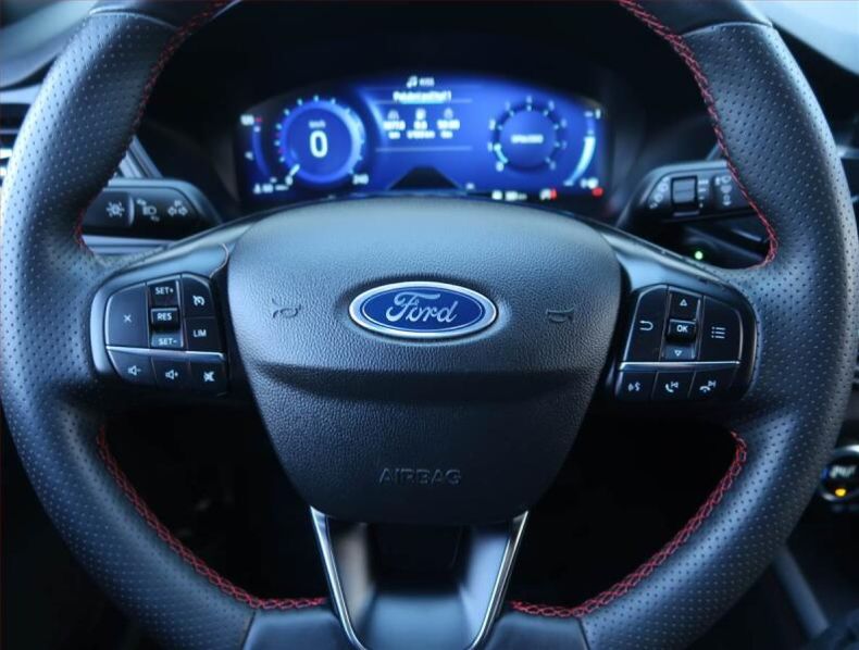 Ford Kuga - hlavní fotka