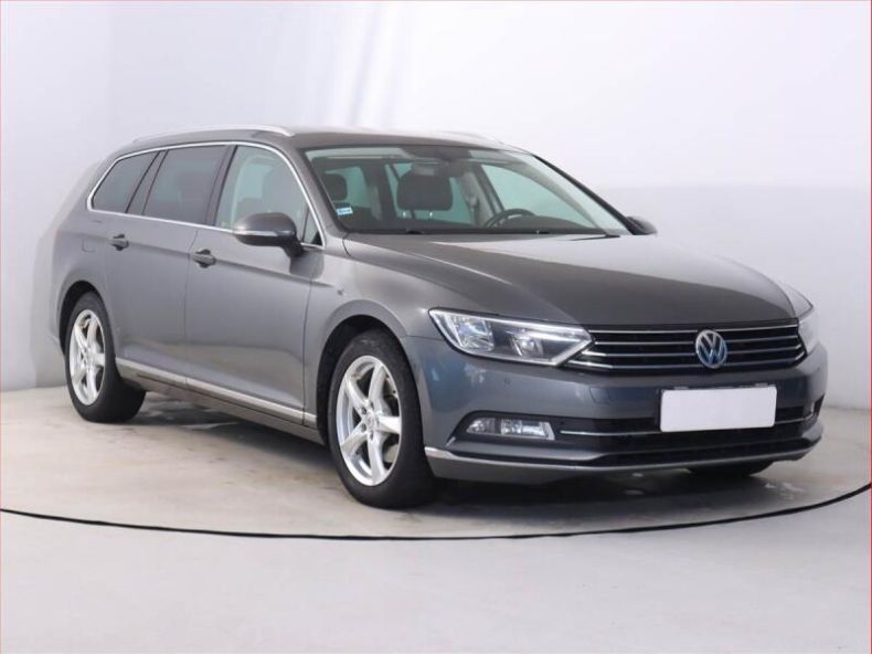 Volkswagen Passat - hlavní fotka inzerátu
