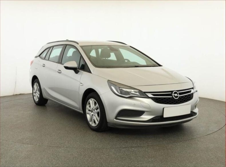 Opel Astra - hlavní foto