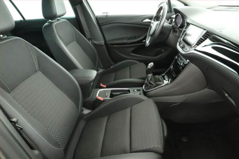 Opel Astra - hlavní fotka