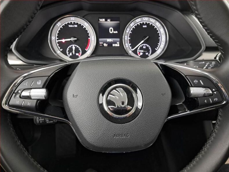 Škoda Superb - hlavní fotka