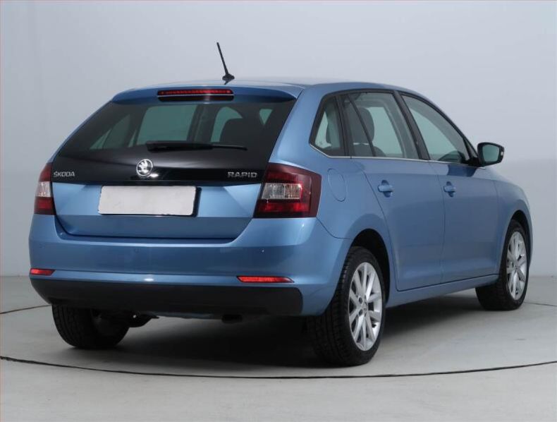 Škoda Rapid - hlavní fotka