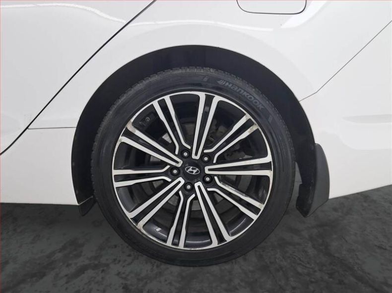 Hyundai i40 - hlavní fotka