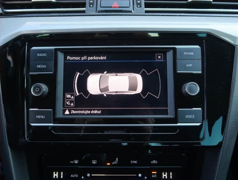 Volkswagen Passat - hlavní fotka