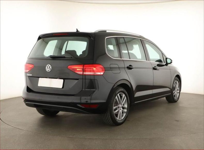 Volkswagen Touran - hlavní fotka