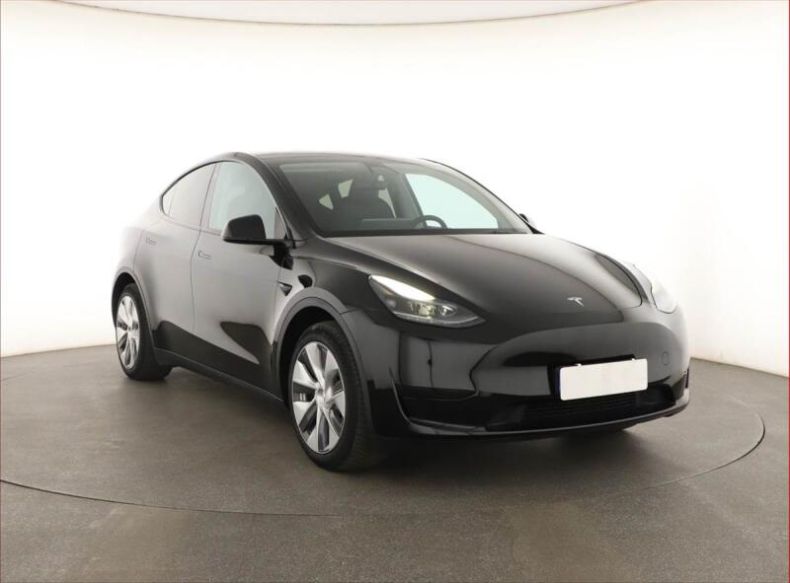 Tesla Model Y - hlavní foto