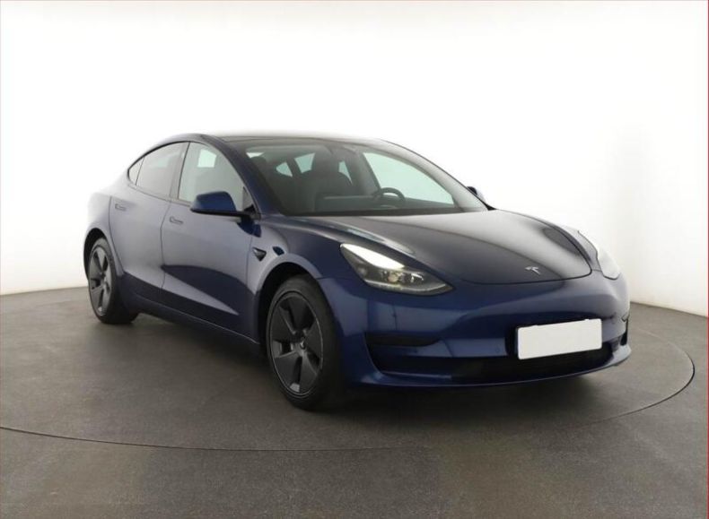 Tesla Model 3 - hlavní fotka inzerátu