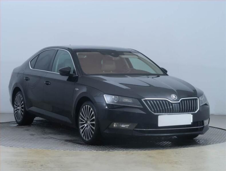 Škoda Superb - hlavní foto