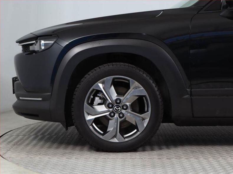 Mazda MX-30 - hlavní fotka
