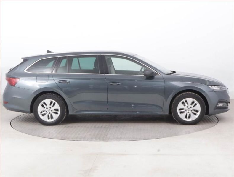 Škoda Octavia - hlavní fotka