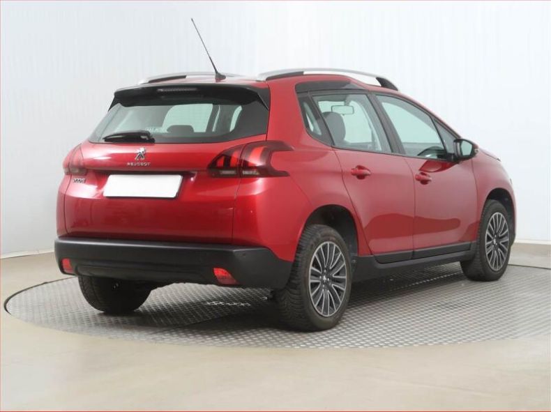 Peugeot 2008 - hlavní fotka