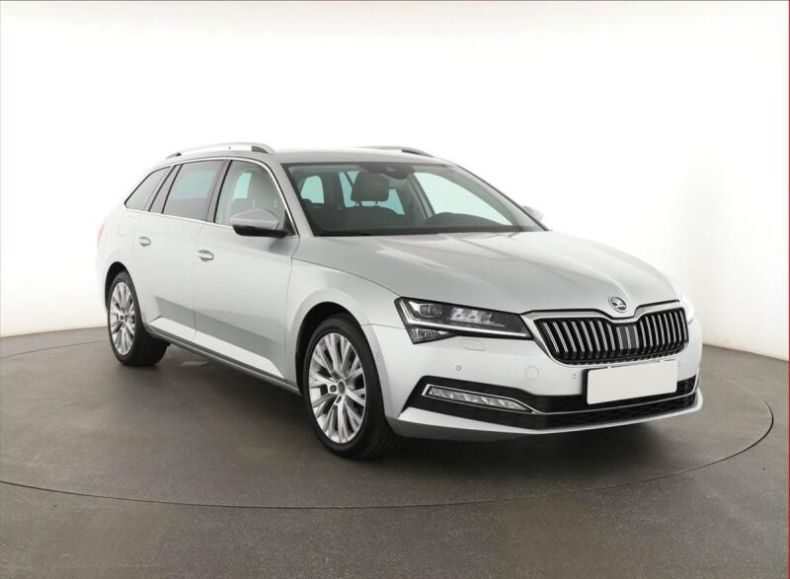 Škoda Superb - hlavní foto