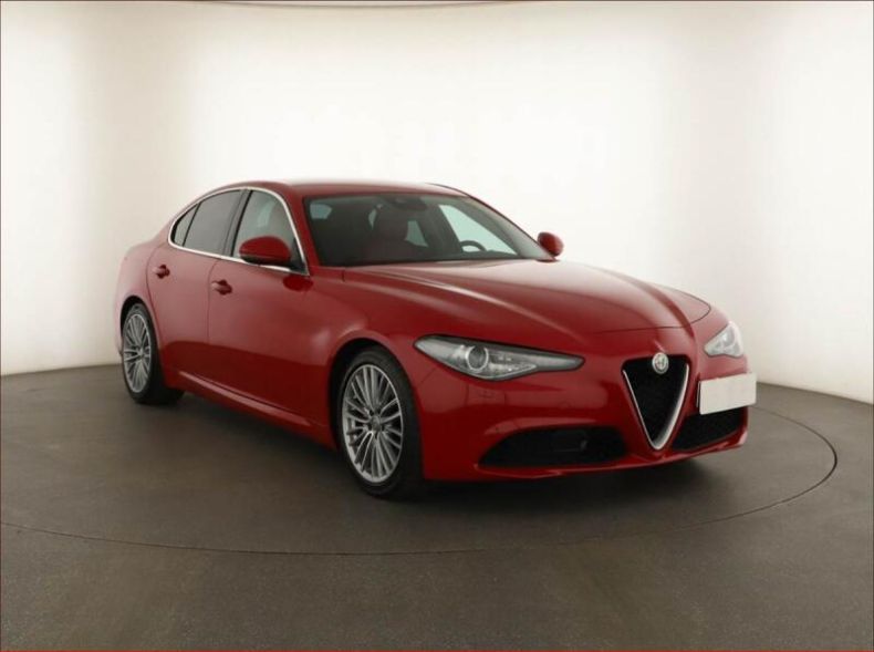 Alfa Romeo Giulia - hlavní foto