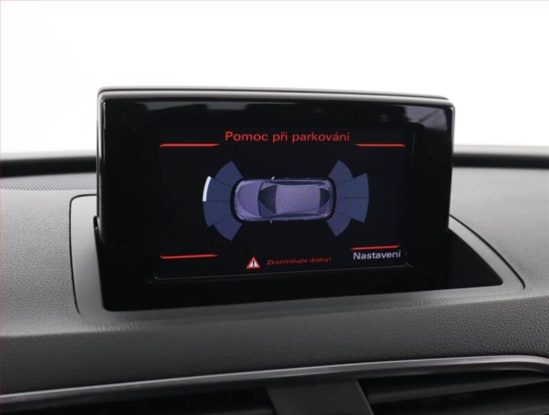 Audi Q3 - hlavní fotka