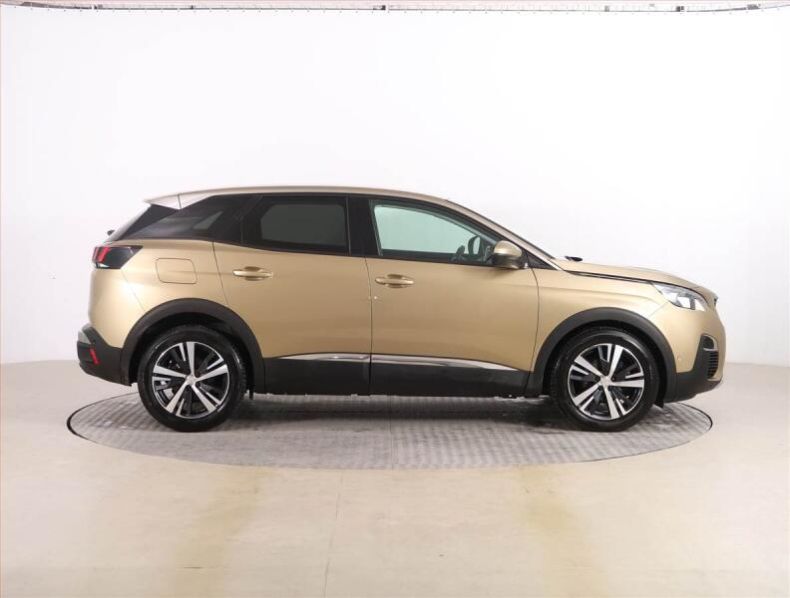 Peugeot 3008 - hlavní fotka