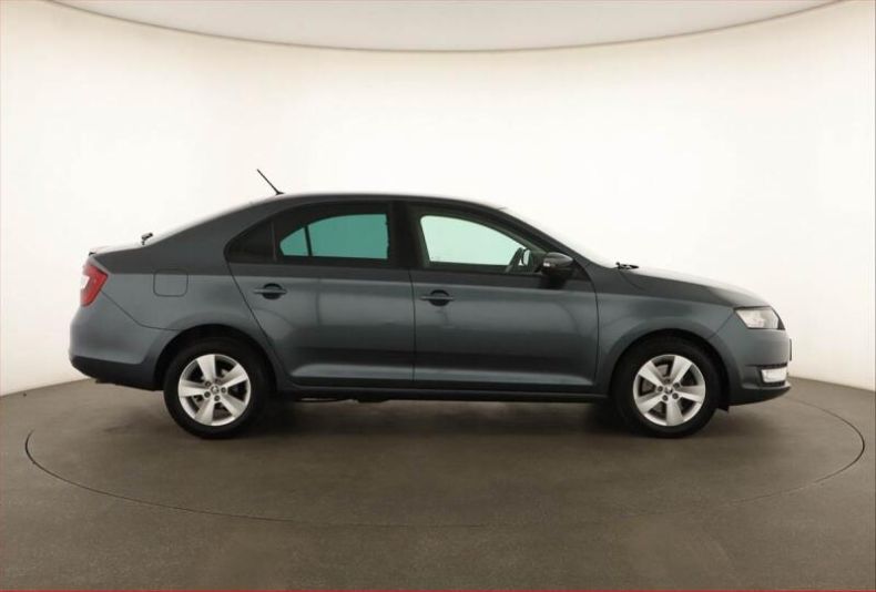 Škoda Rapid - hlavní fotka