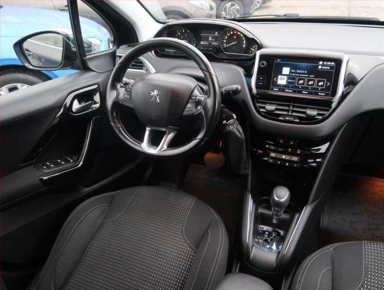 Peugeot 208 - hlavní fotka