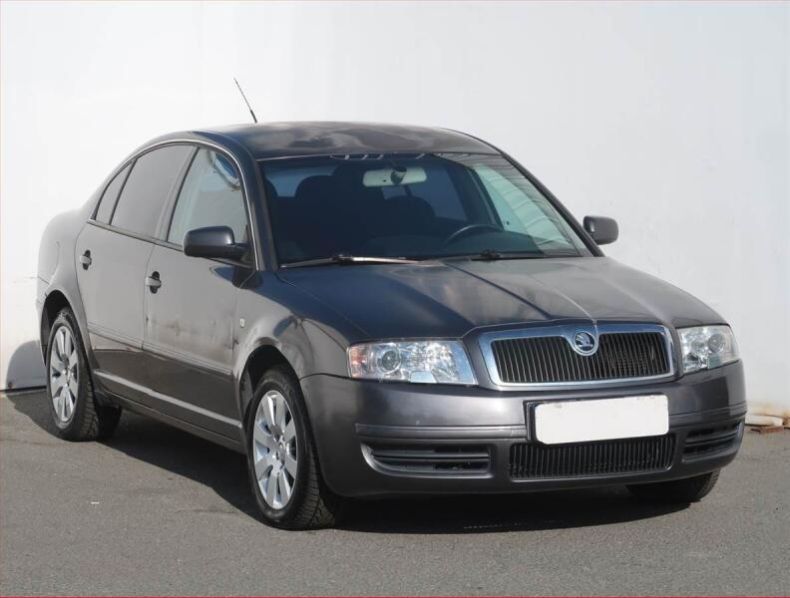 Škoda Superb - hlavní foto