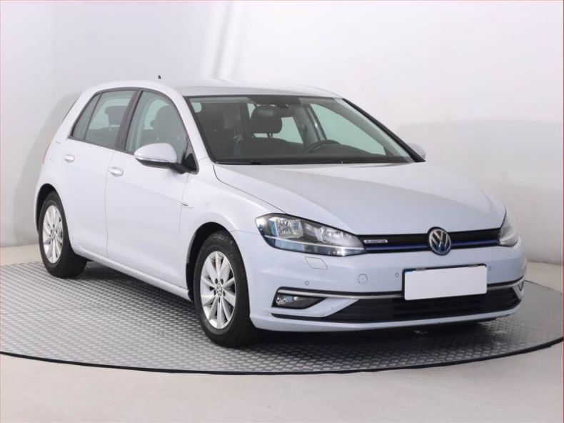 Volkswagen Golf - hlavní foto