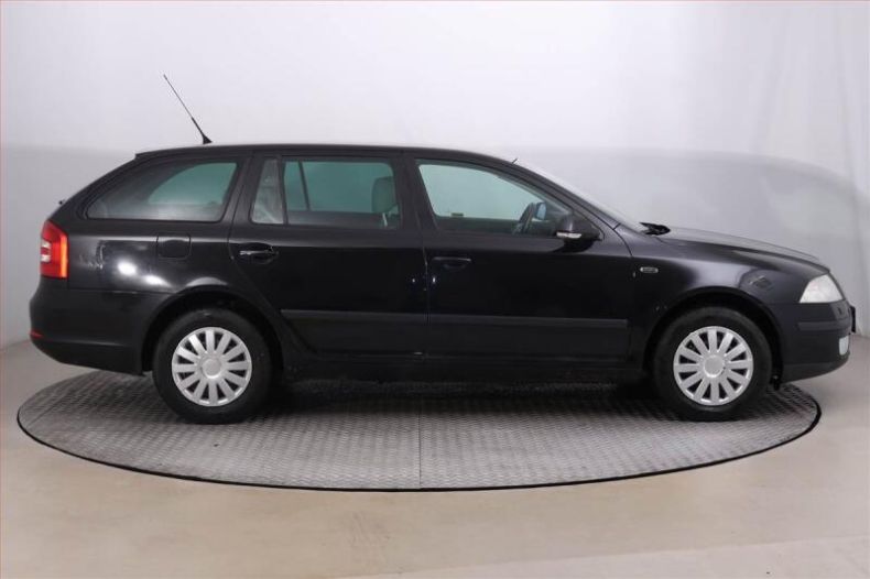 Škoda Octavia - hlavní fotka