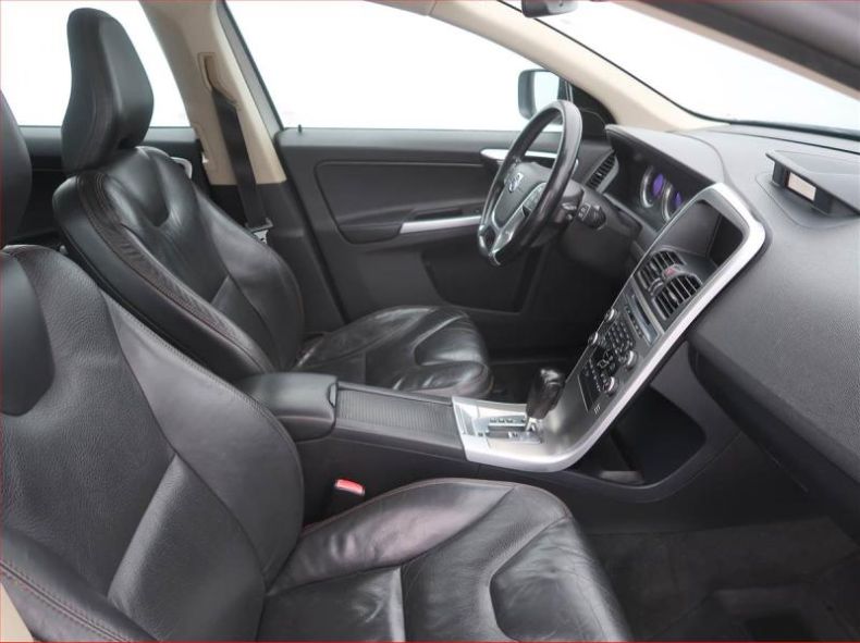 Volvo XC60 - hlavní fotka