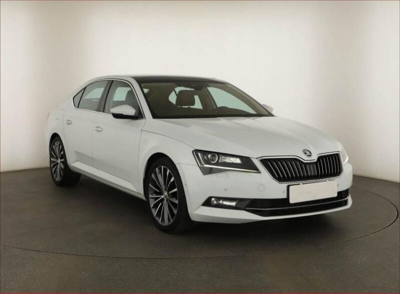 Škoda Superb - hlavní foto