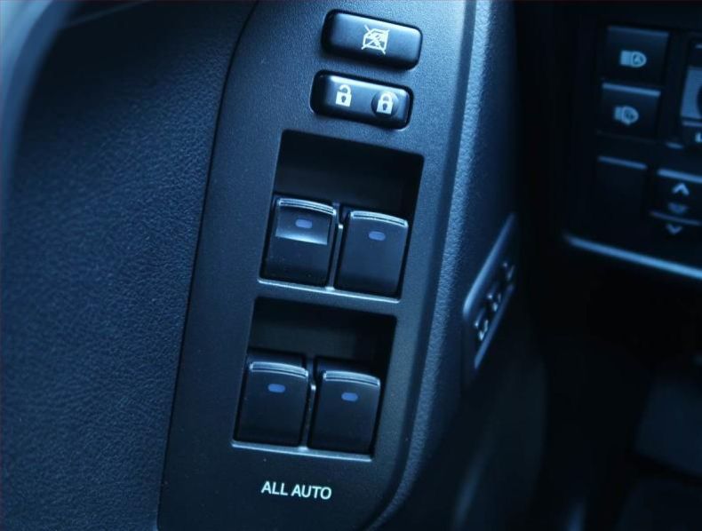 Toyota Land Cruiser - hlavní fotka