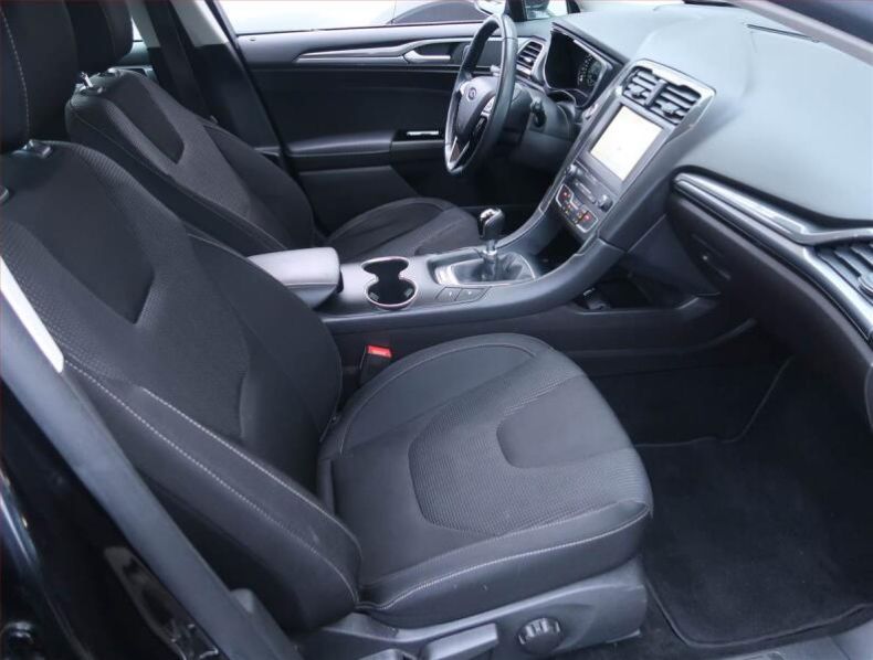 Ford Mondeo - hlavní fotka