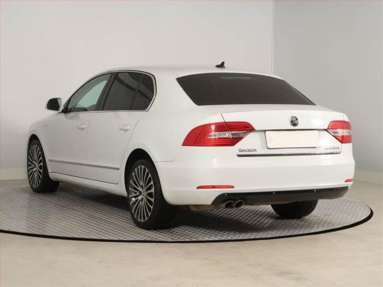 Škoda Superb - hlavní fotka