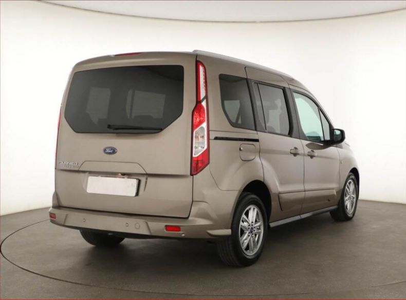 Ford Tourneo - hlavní fotka