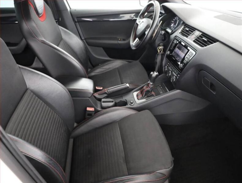 Škoda Octavia - hlavní fotka