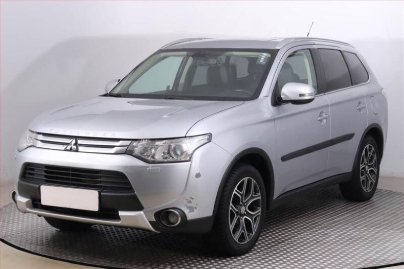 Mitsubishi Outlander - hlavní fotka