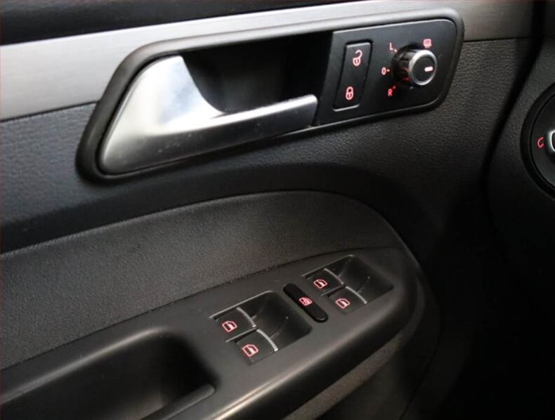 Volkswagen Touran - hlavní fotka