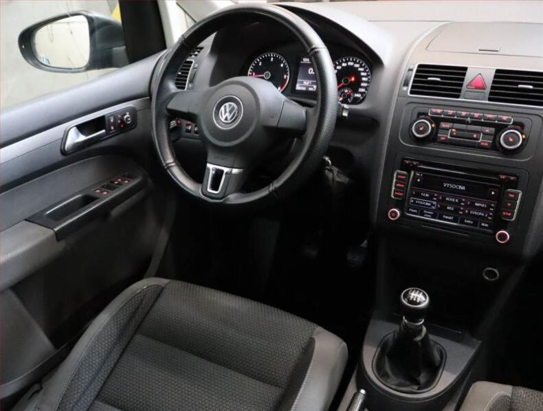 Volkswagen Touran - hlavní fotka