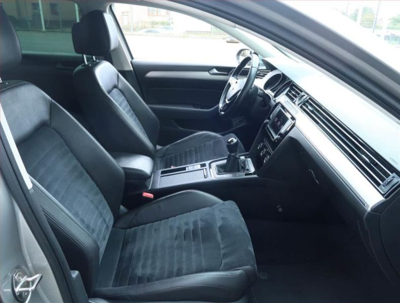 Volkswagen Passat - hlavní fotka