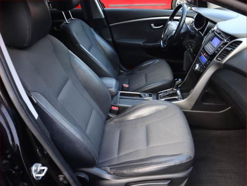 Hyundai i30 - hlavní fotka