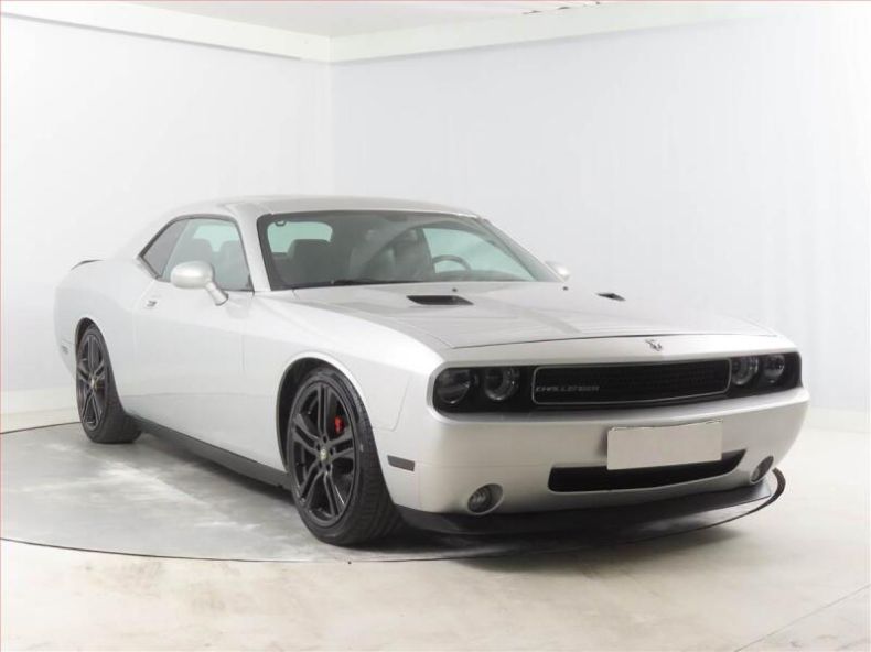 Dodge Challenger - hlavní fotka inzerátu