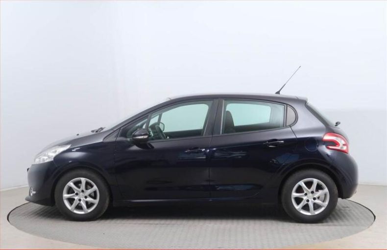 Peugeot 208 - hlavní fotka