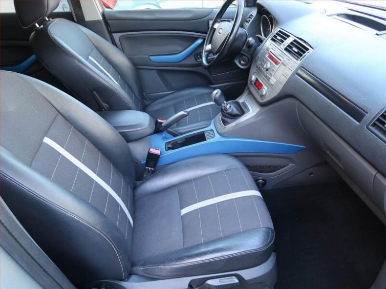 Ford Kuga - hlavní fotka