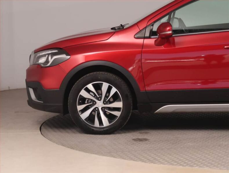 Suzuki SX4 - hlavní fotka