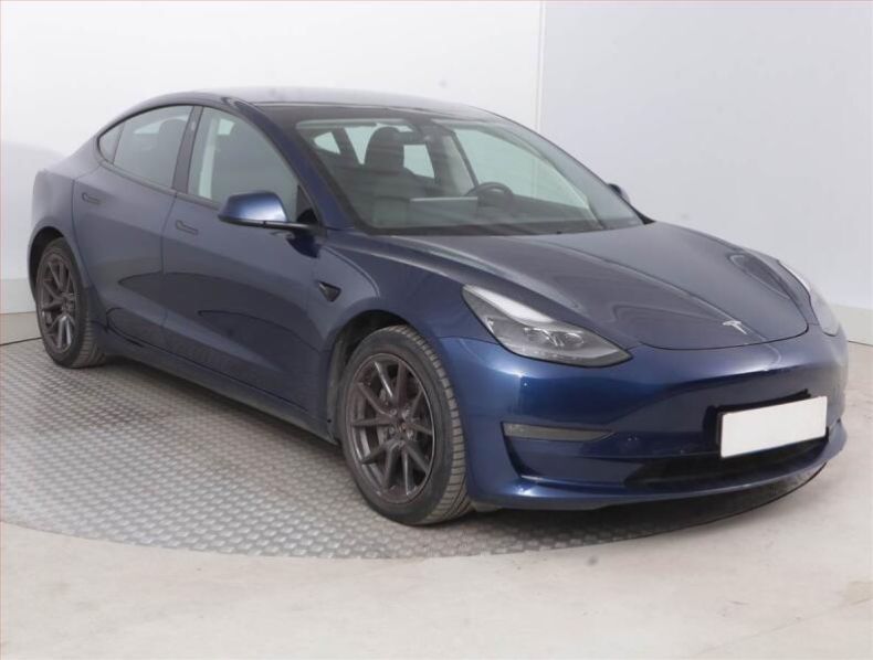 Tesla Model 3 - hlavní foto