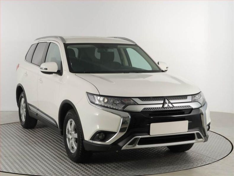 Mitsubishi Outlander - hlavní foto