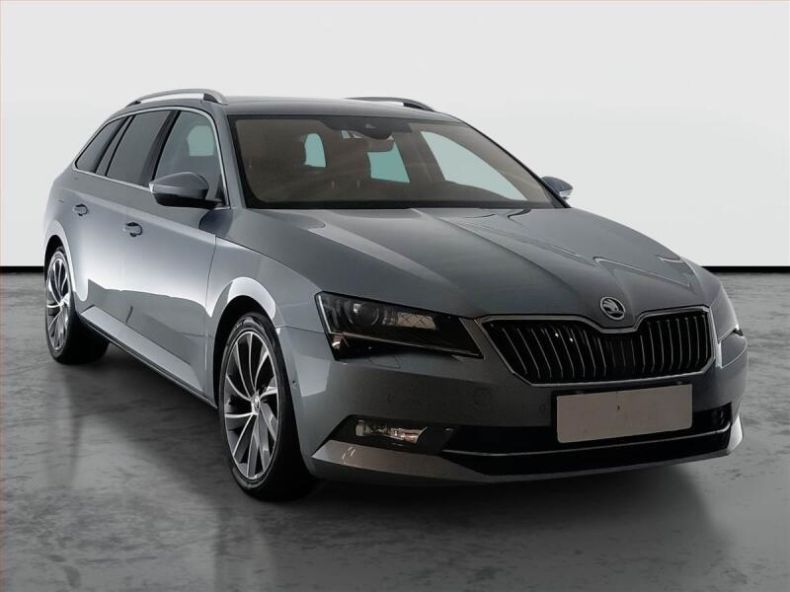 Škoda Superb - hlavní foto