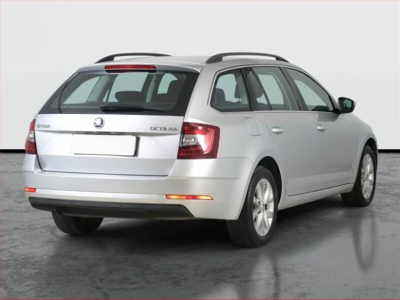 Škoda Octavia - hlavní fotka