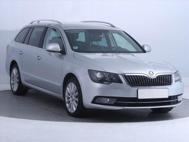 Škoda Superb - hlavní foto