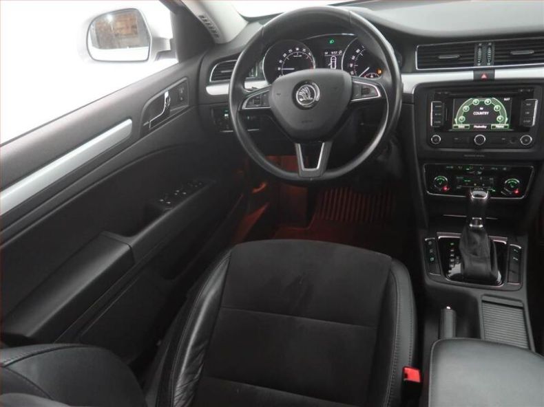 Škoda Superb - hlavní fotka