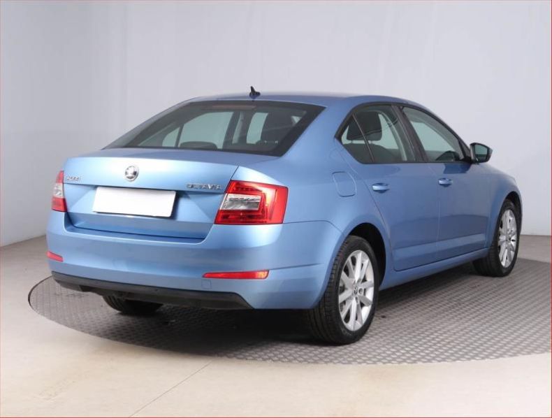 Škoda Octavia - hlavní fotka
