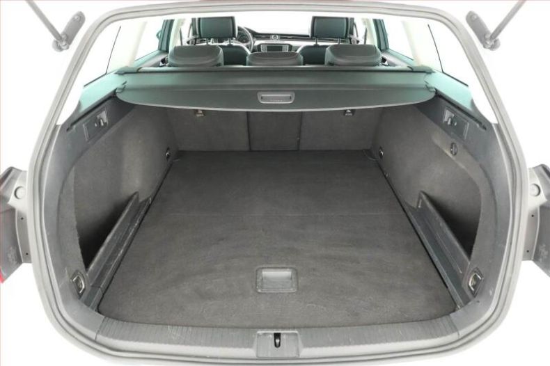 Volkswagen Passat - hlavní fotka