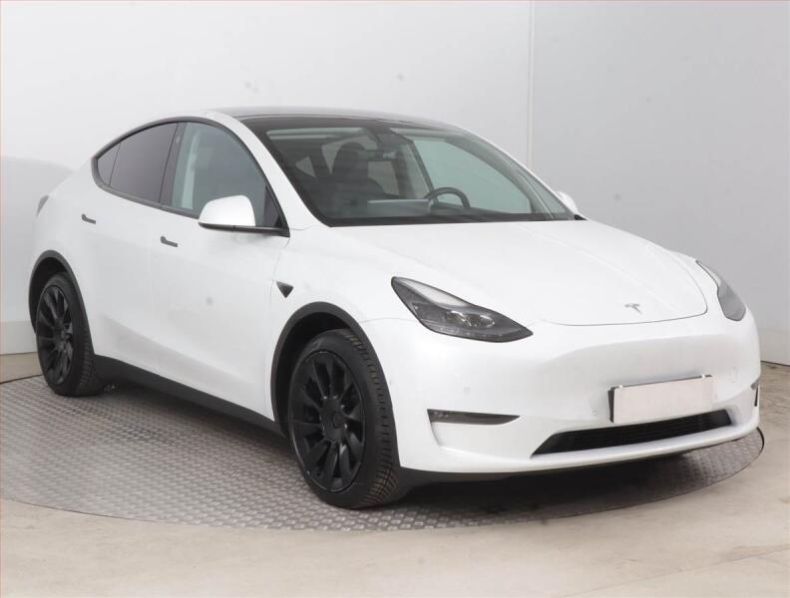 Tesla Model Y - hlavní fotka inzerátu
